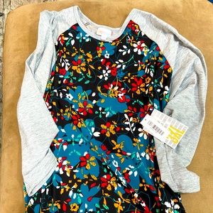 Lularoe Randy, 3XL in super cute black floral pattern with grey sleeves